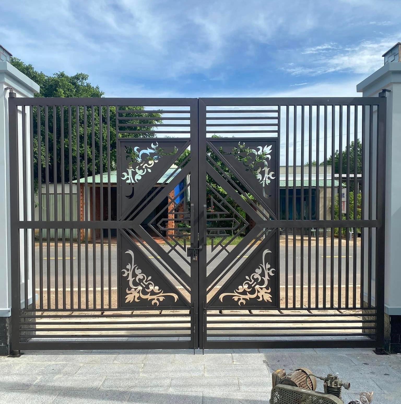 Mẫu cửa cổng AGon 03